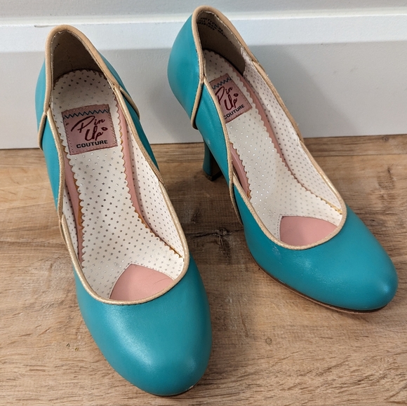 Pin Up Couture Pumps - Picture 3 of 11